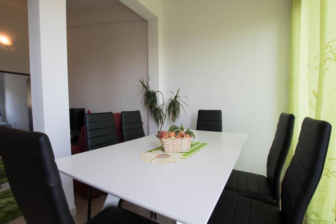 Apartment Andrea Trogir Eksteriør bilde